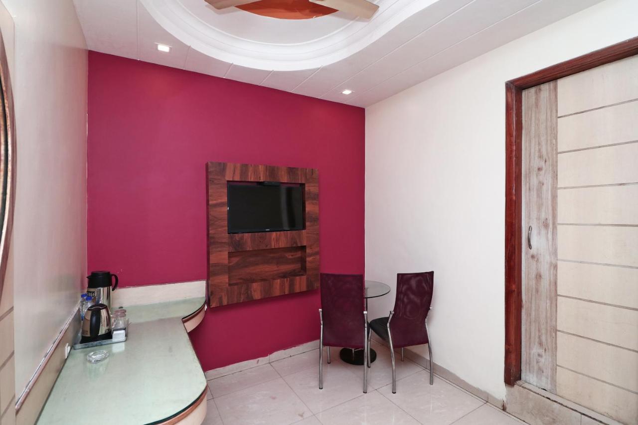 Hotel Deep Kanpur Dış mekan fotoğraf
