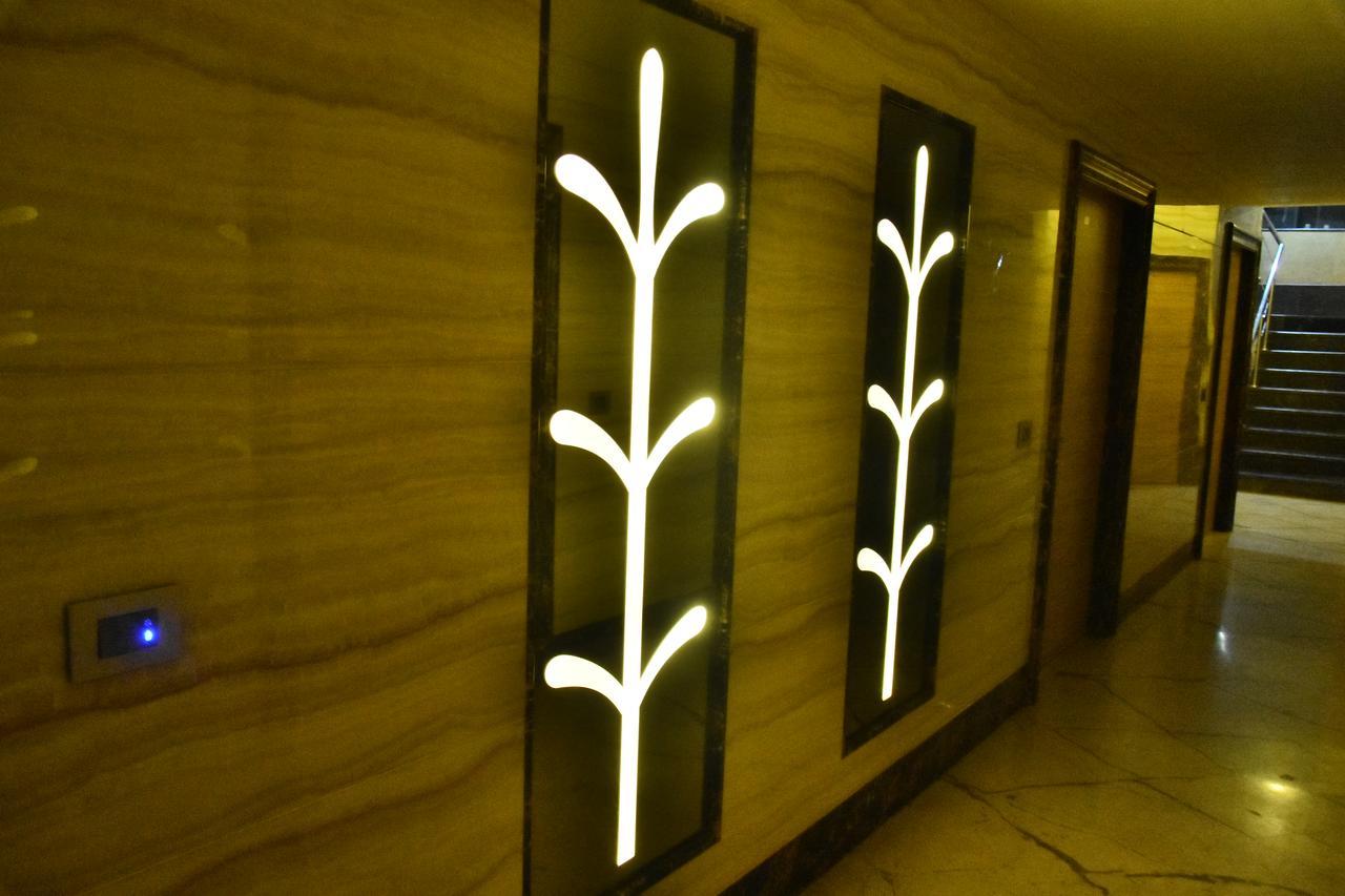Hotel Deep Kanpur Dış mekan fotoğraf
