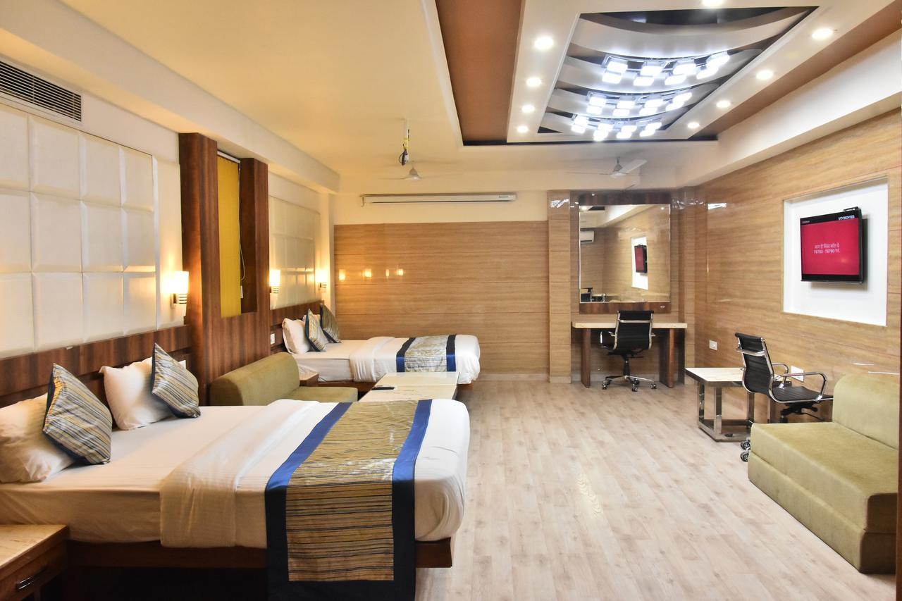 Hotel Deep Kanpur Dış mekan fotoğraf