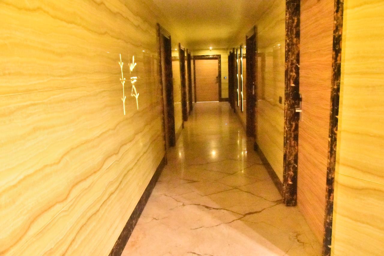 Hotel Deep Kanpur Dış mekan fotoğraf