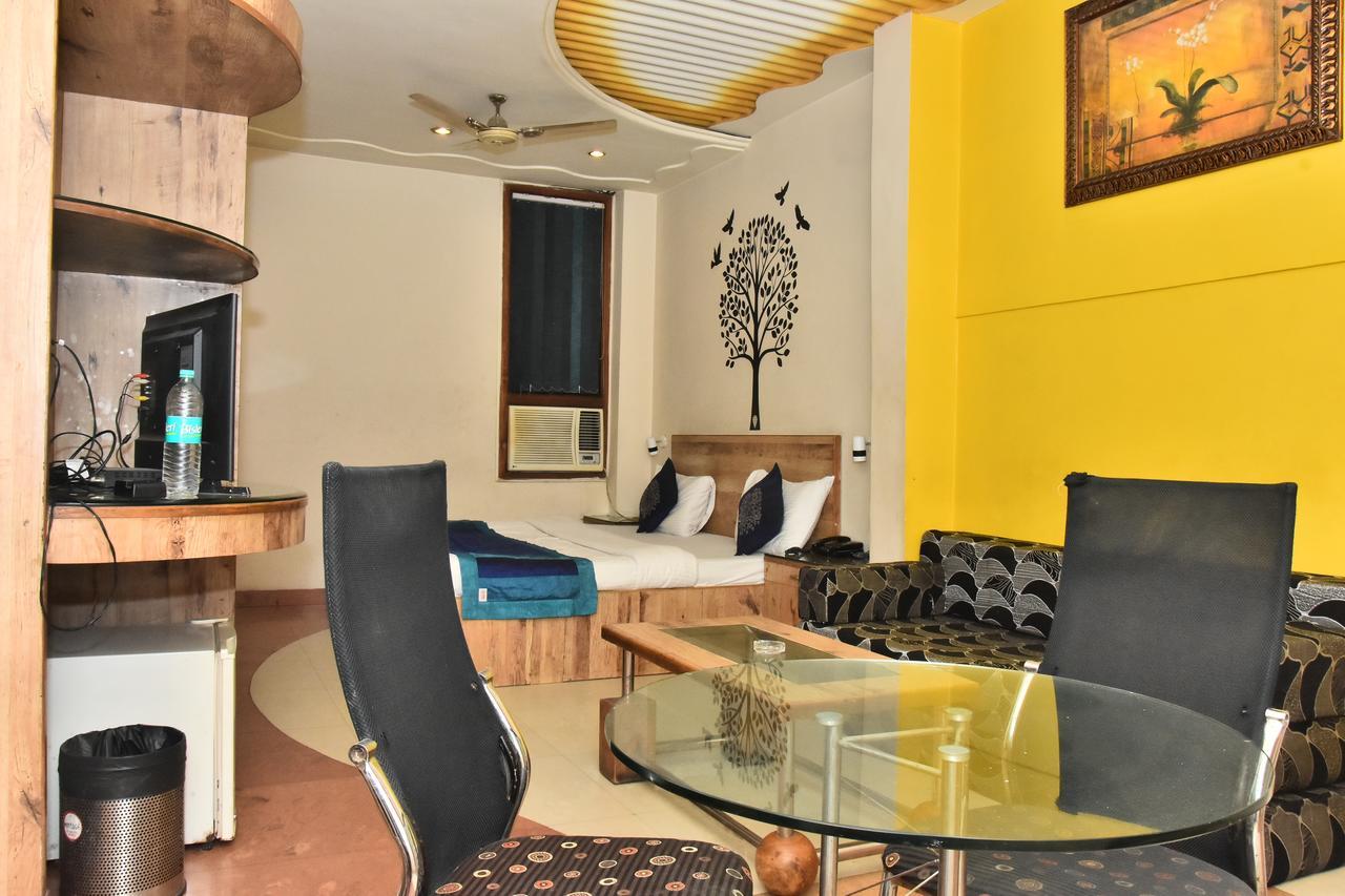 Hotel Deep Kanpur Dış mekan fotoğraf