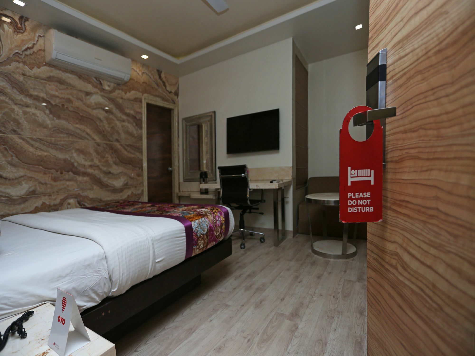 Hotel Deep Kanpur Dış mekan fotoğraf