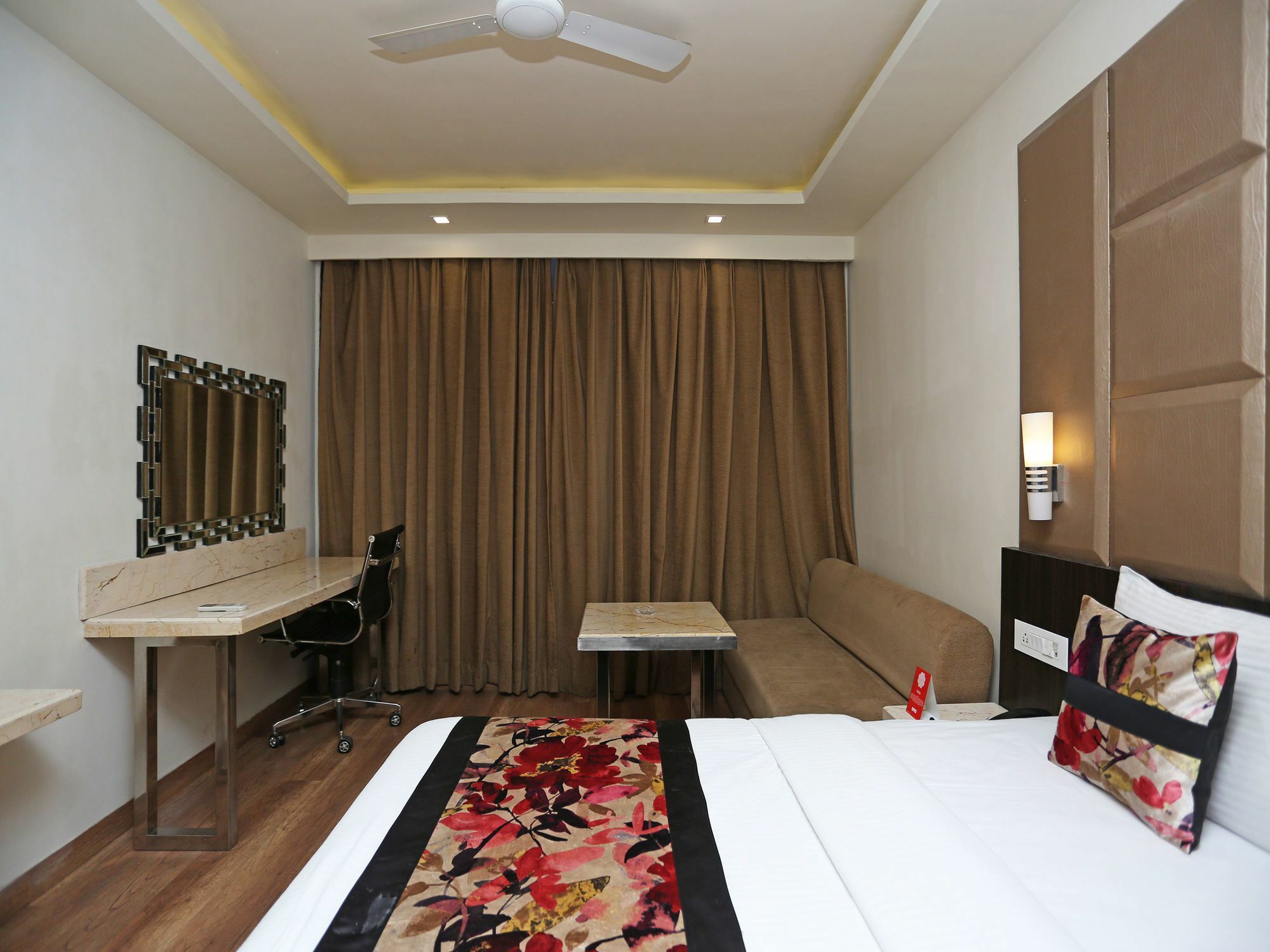 Hotel Deep Kanpur Dış mekan fotoğraf